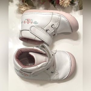 Stride Rite shoes. Cute boots. Size 4.5
